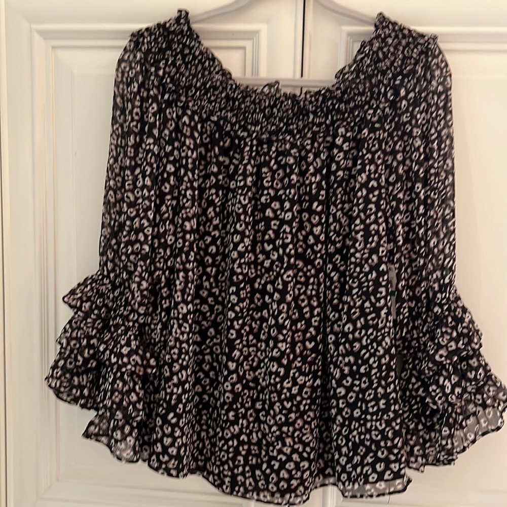 NWT CeCe Off-Shoulder Animal Print Bell Sleeve Top Large